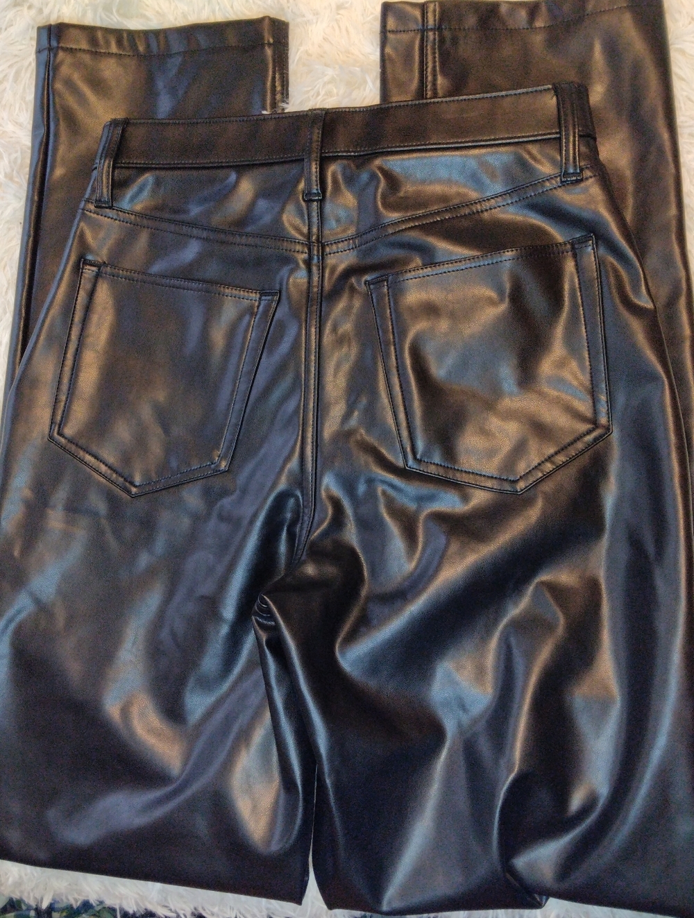 Abercrombie & Fitch The 90s Straight Ultra High Rise Faux Leather Pant CurveLove - Picture 5 of 9